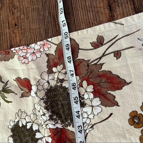 Moygashel Floral Fabric 49.5” x 49” - Picture 16 of 16